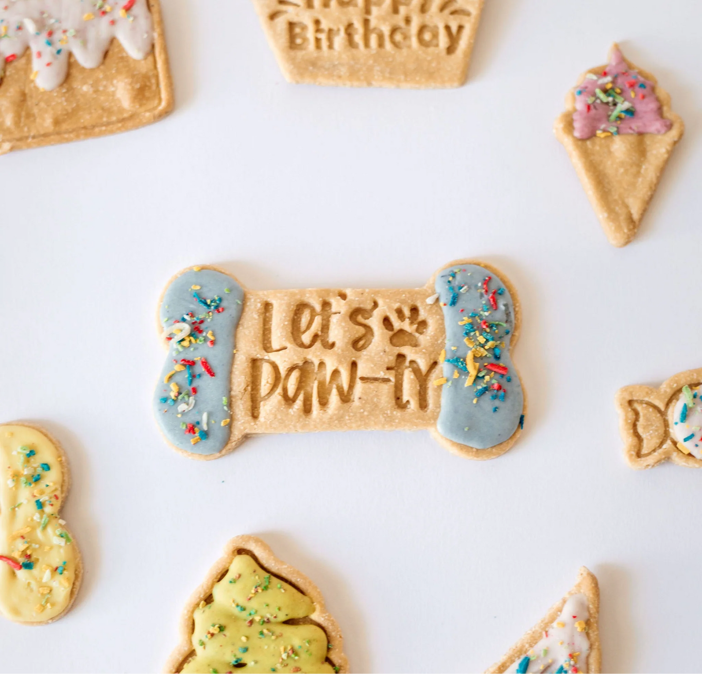 Let's Pawty Bone - Single (Random Colour Icing)