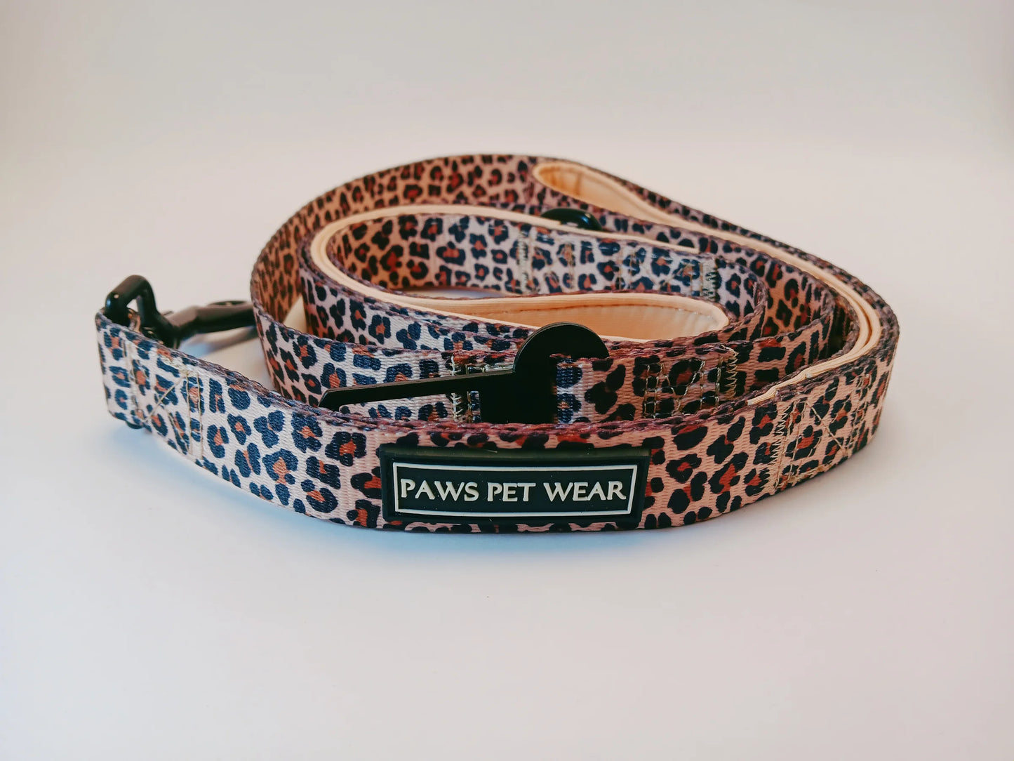 Lead with Seatbelt buckle - Leopard